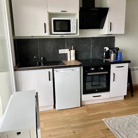 Les Vies En Rose Apartment
